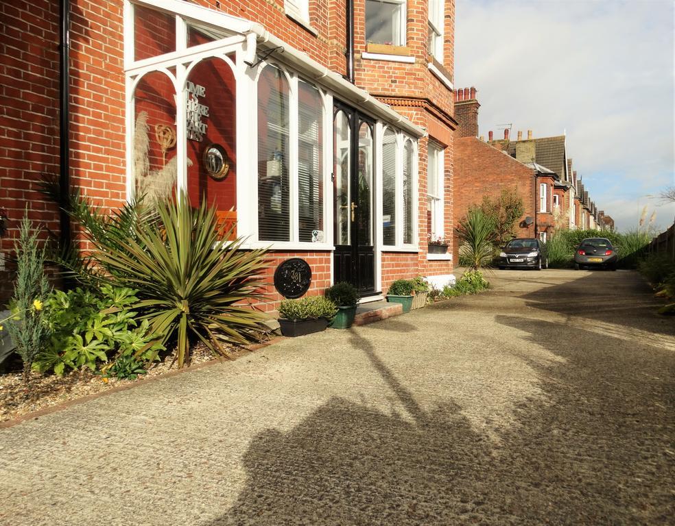 Bed and Breakfast The Corner House Lowestoft Esterno foto