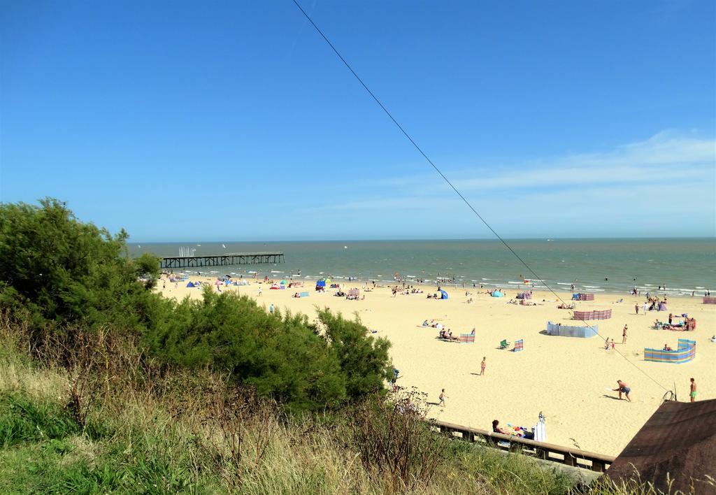 Bed and Breakfast The Corner House Lowestoft Esterno foto